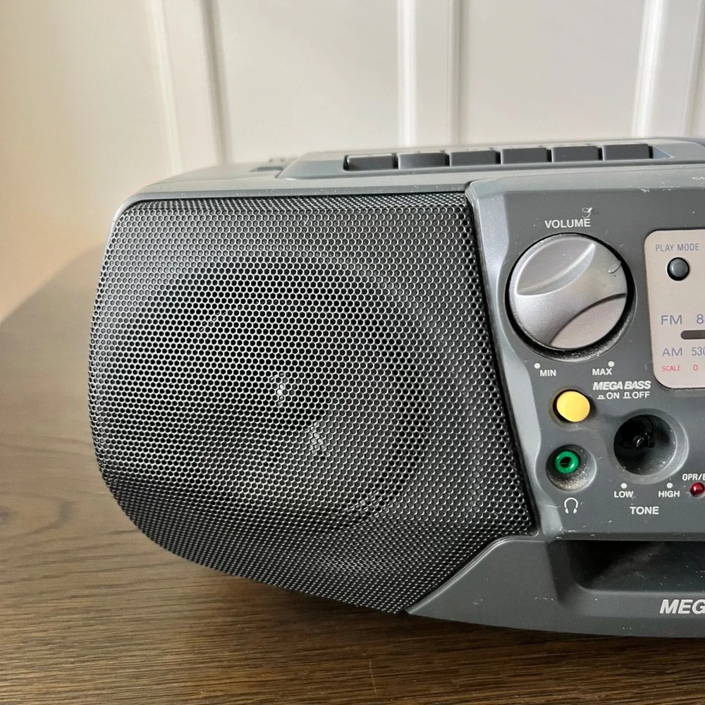 Sony CFD-V17 CD Radio Cassette-Corder Portable Boombox AM FM Grey Stereo Player